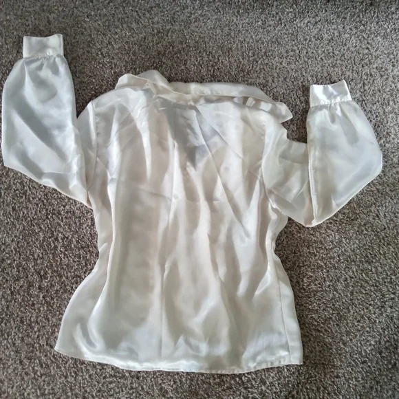 Women's Josephine Chaus blouse - Picture 2 of 10